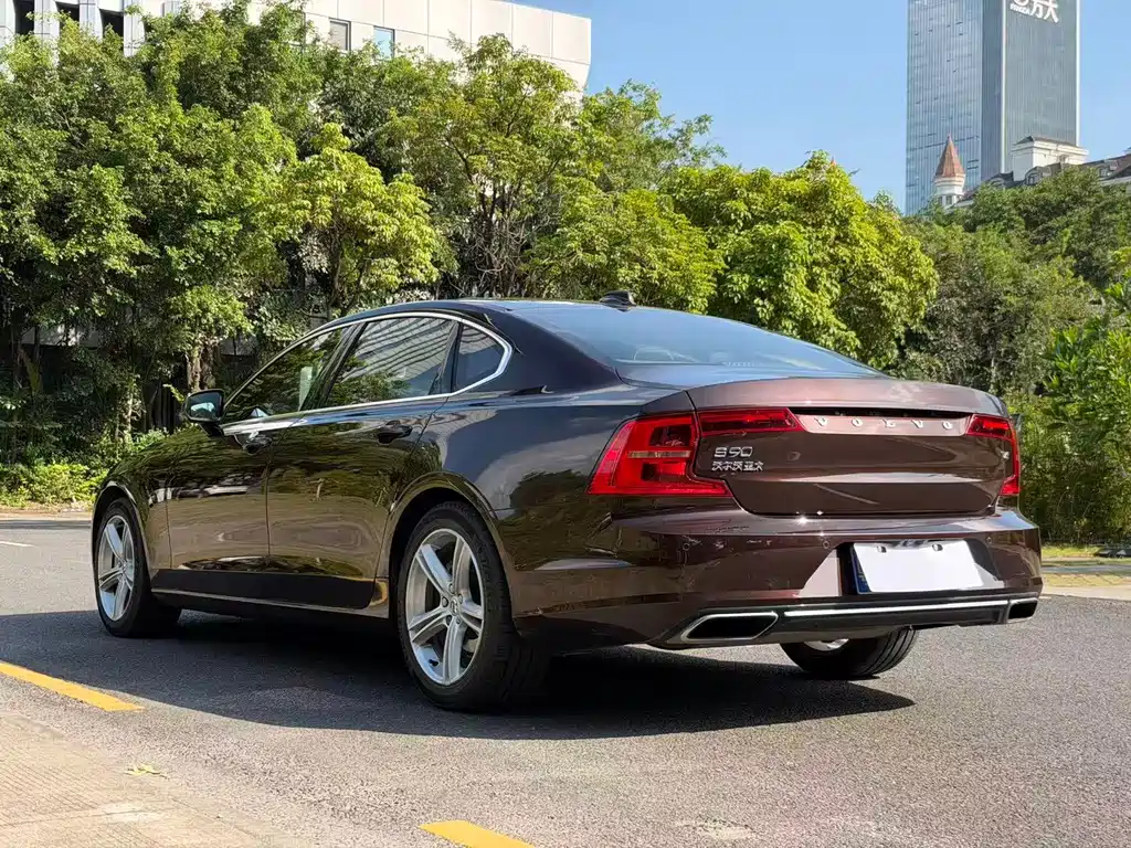 Volvo S90 — миниатюра 6