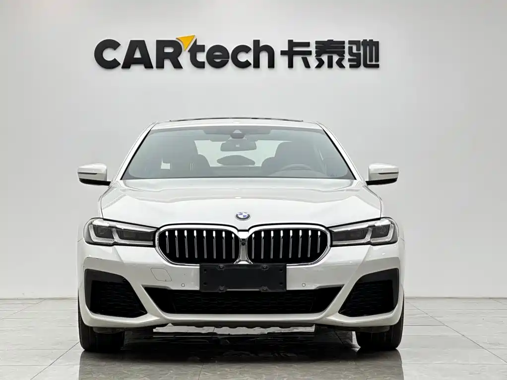 BMW 5 Series — миниатюра 7