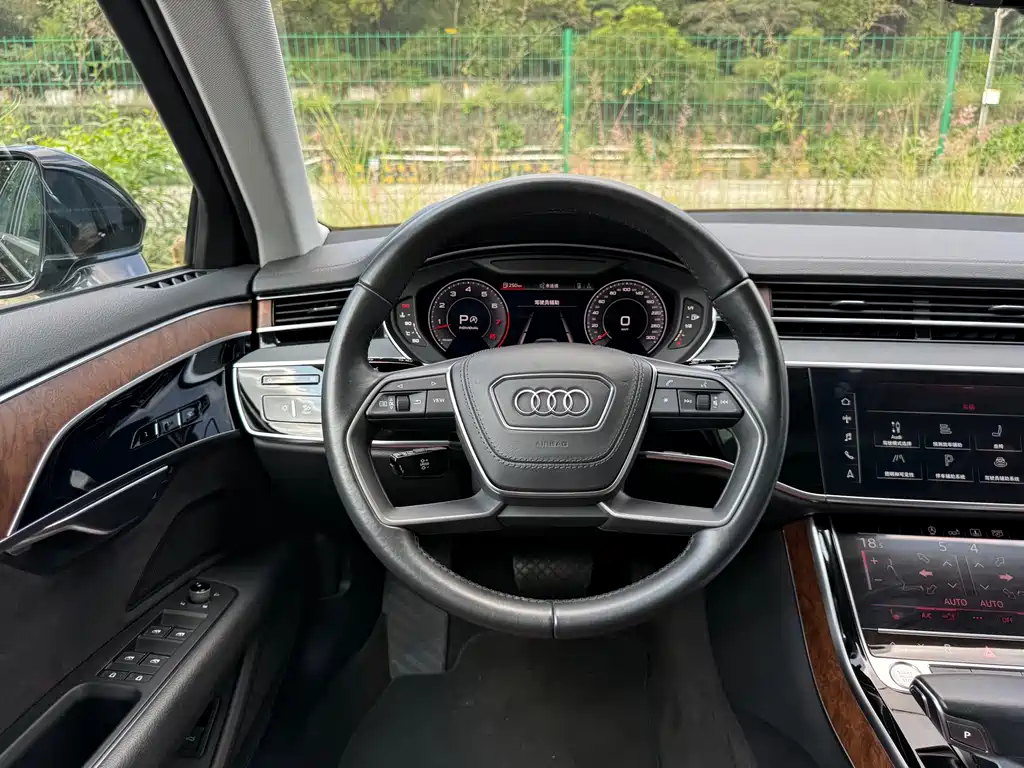 Audi A8 — миниатюра 7