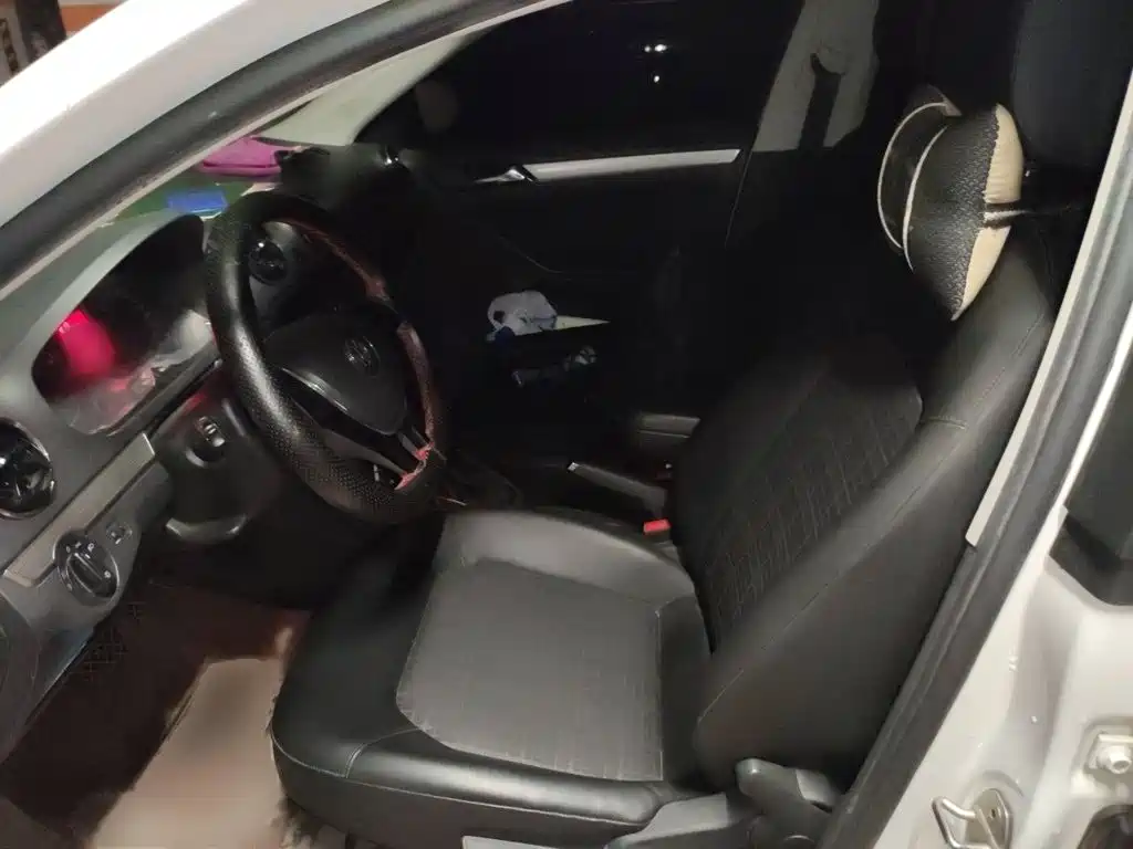 Volkswagen Jetta — миниатюра 8
