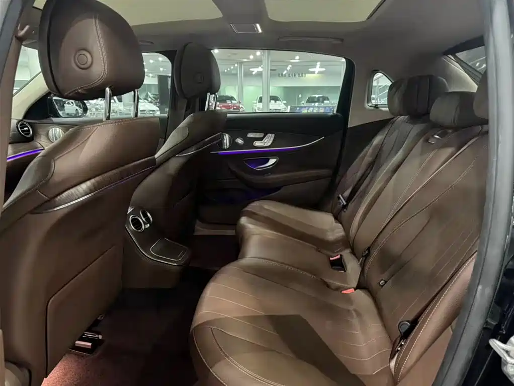 Mercedes-Benz E-Class — миниатюра 14