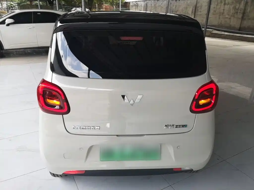 Wuling MINIEV — миниатюра 6
