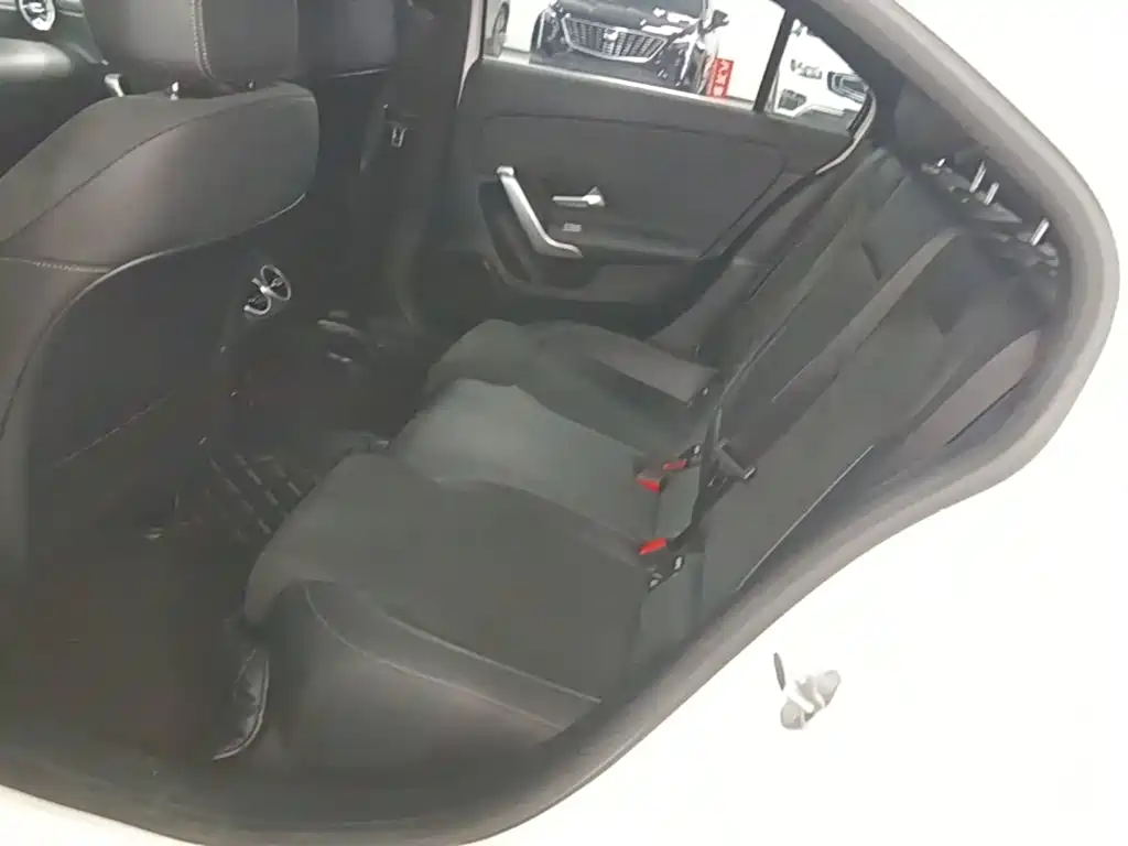 Mercedes-Benz A-Class — миниатюра 17