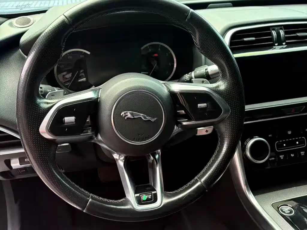 Jaguar XEL — миниатюра 5