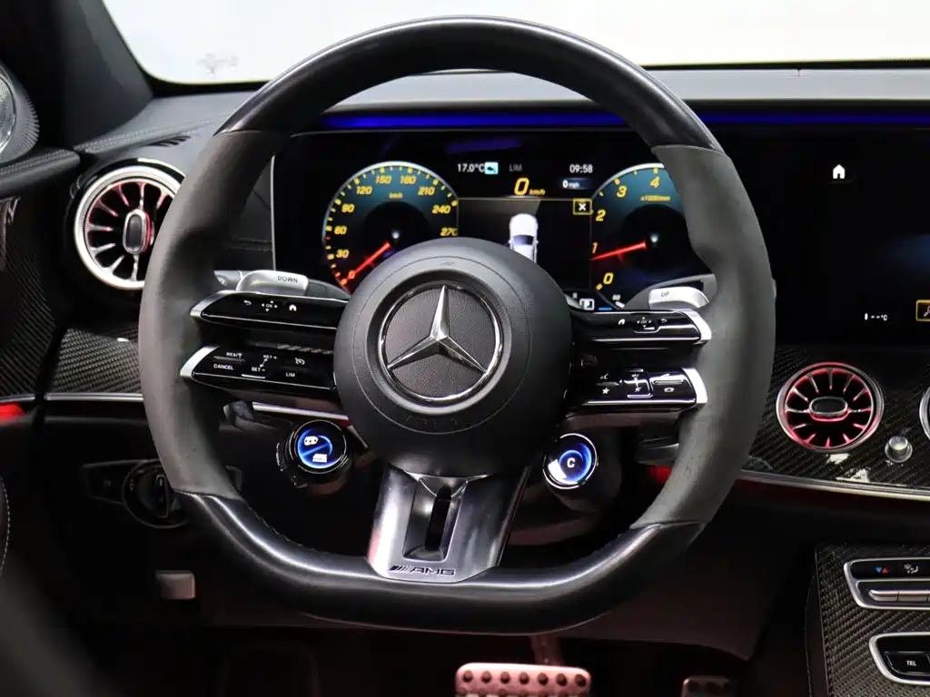 Mercedes-Benz E-Class AMG — миниатюра 17