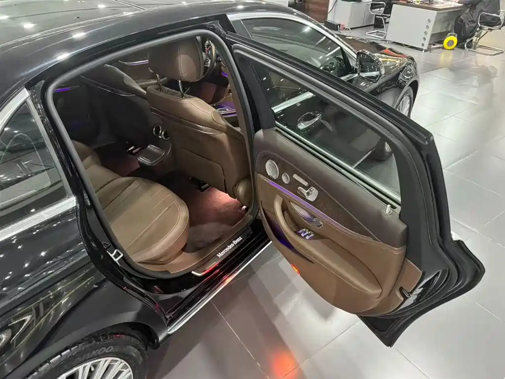 Mercedes-Benz E-Class — миниатюра 18