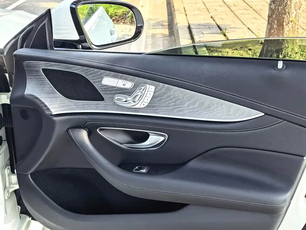 Mercedes-Benz CLS — миниатюра 9