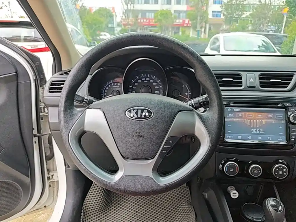 Kia K2 — миниатюра 11