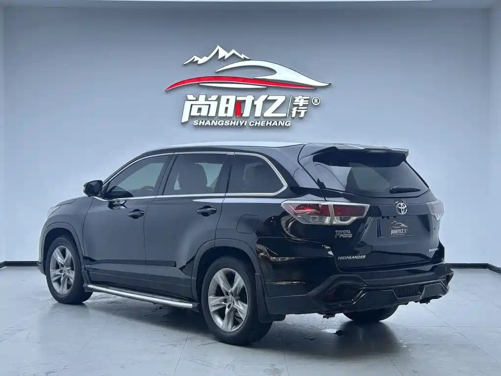 Toyota Highlander 2015 2.0T Luxury 7 мест