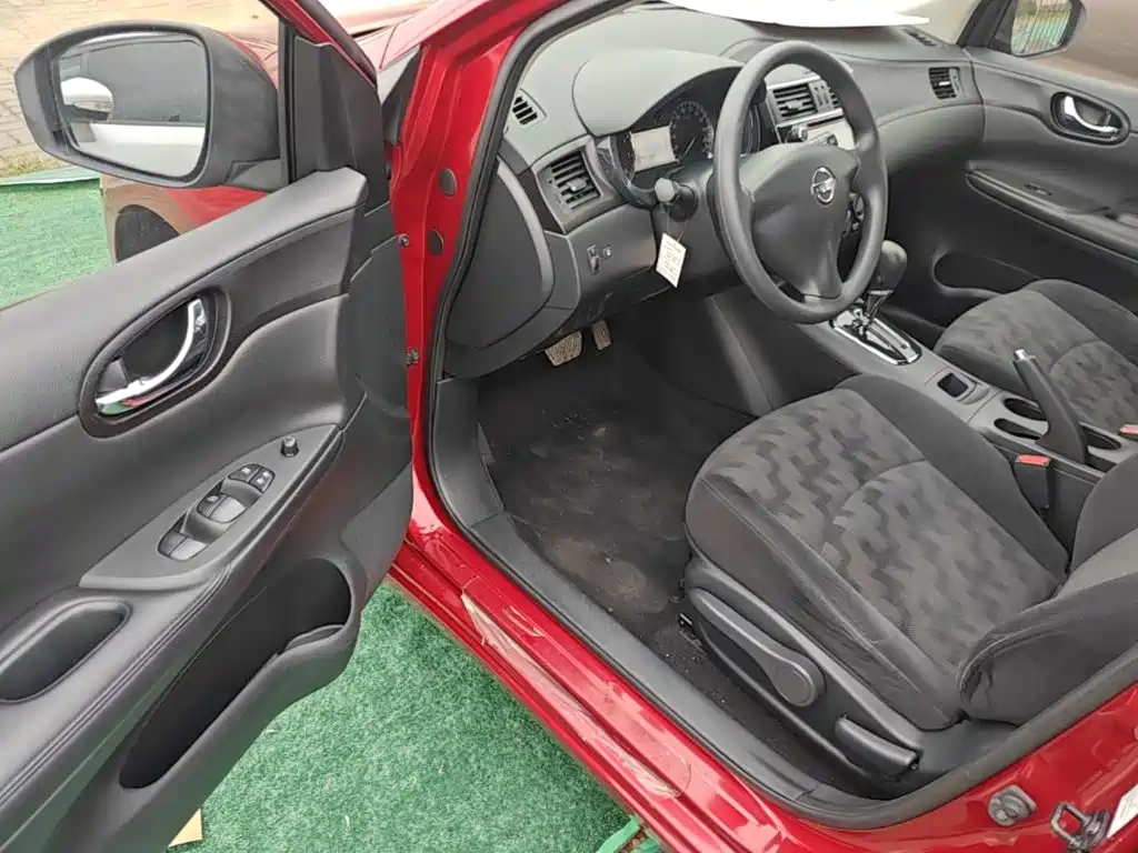 Nissan Tiida — миниатюра 16