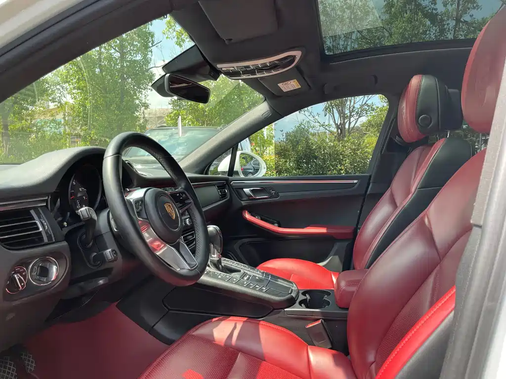 Porsche Macan — миниатюра 5