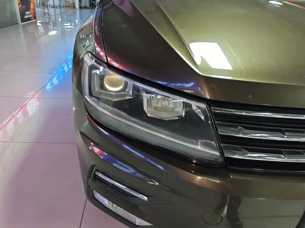 Volkswagen Tiguan L — миниатюра 11