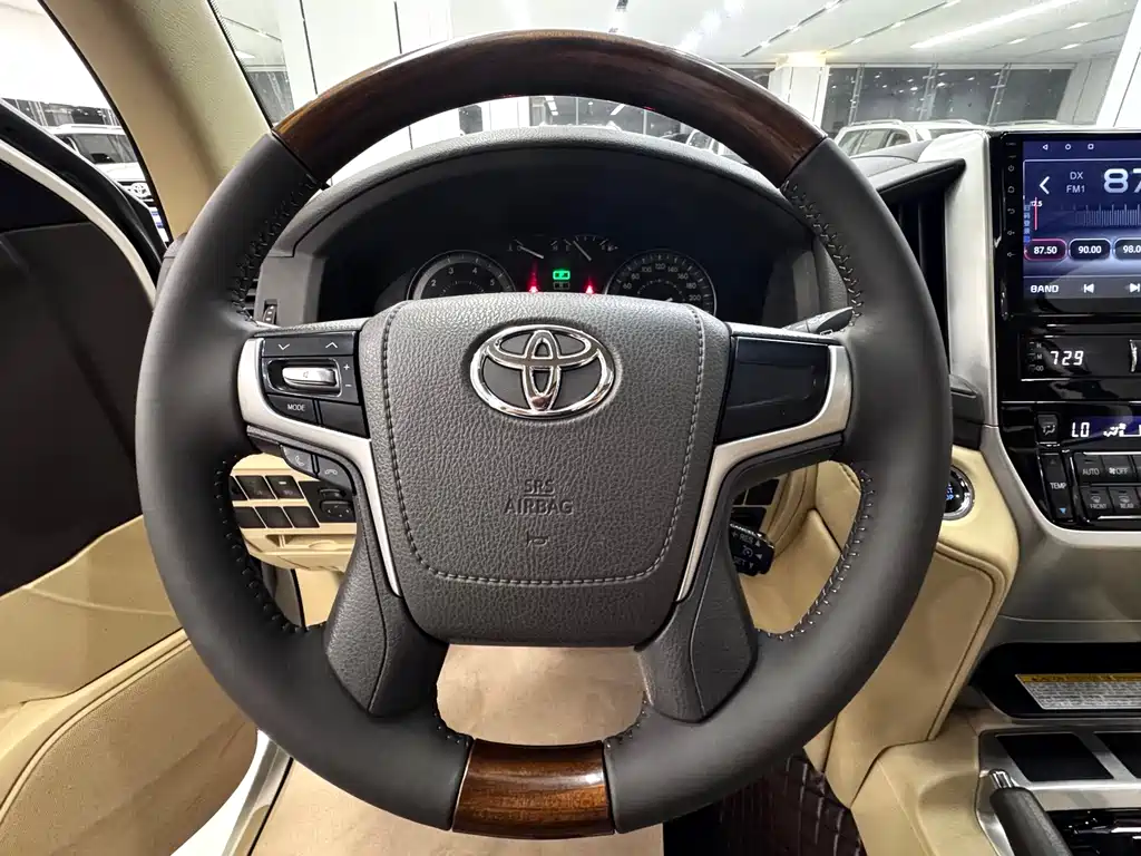 Toyota Land Cruiser 2017 4.6L