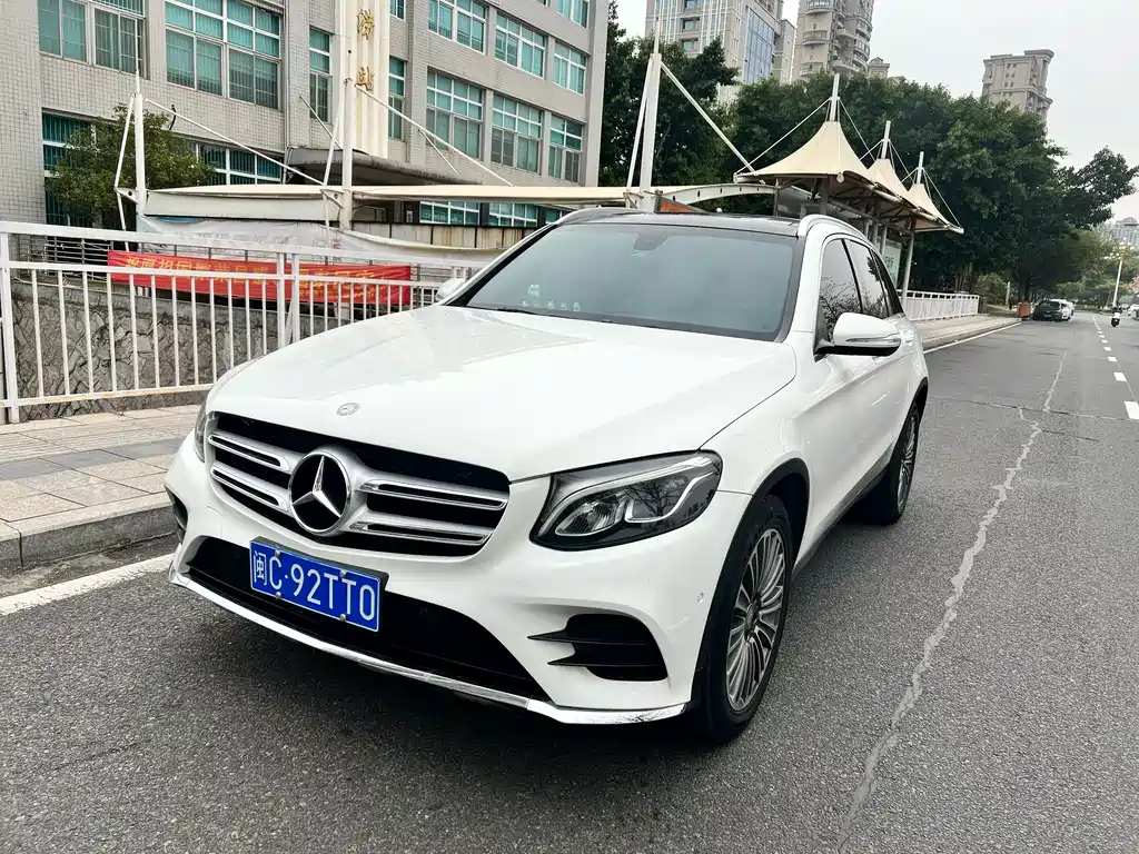MERCEDES-BENZ GLC