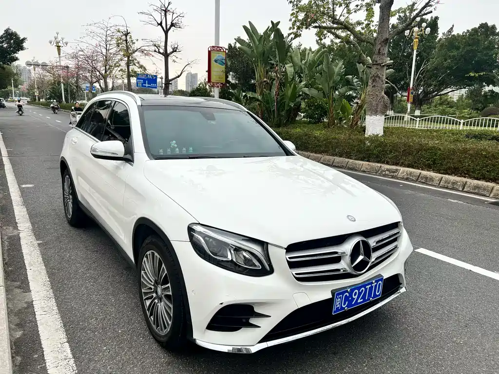MERCEDES-BENZ GLC