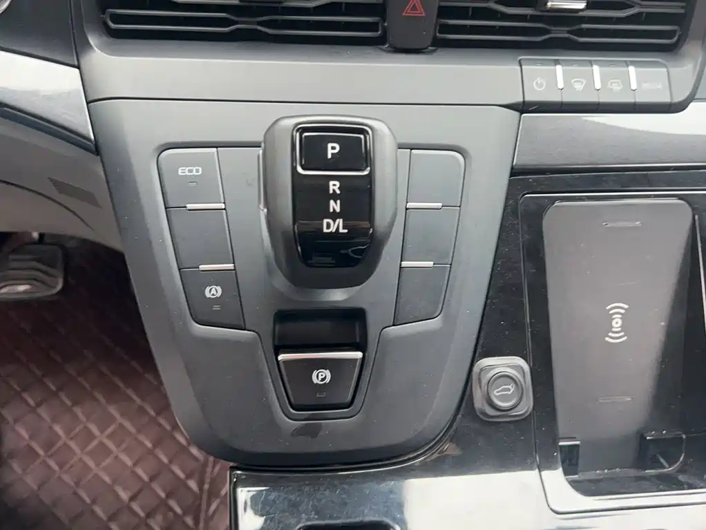 Ford Transit — миниатюра 9