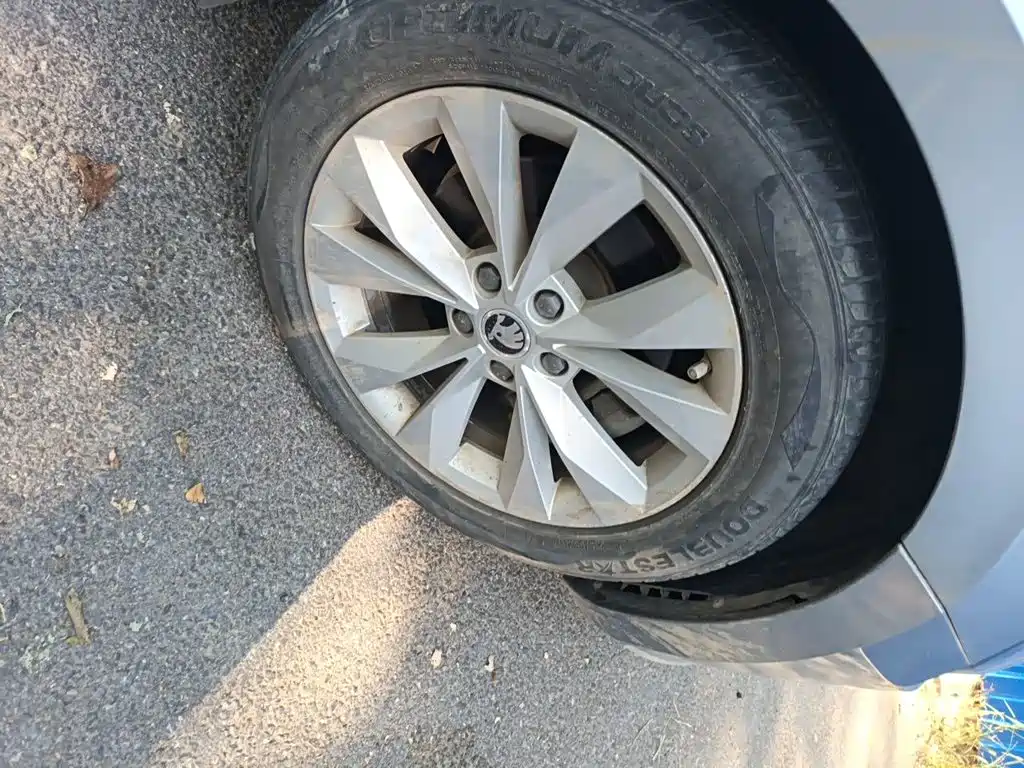 Skoda Superb — миниатюра 8