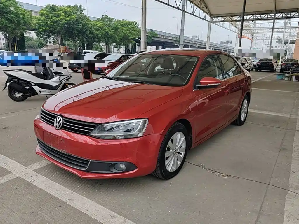 Volkswagen Sagitar 2014