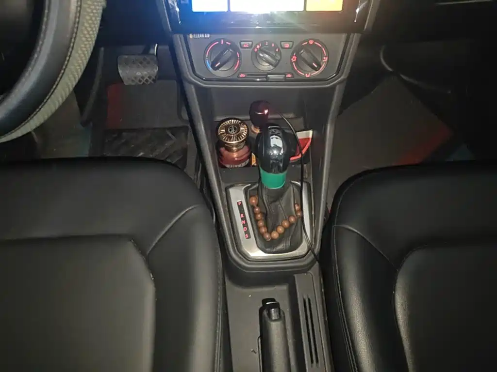 Volkswagen Jetta — миниатюра 14