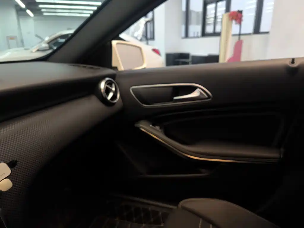 Mercedes-Benz A-Class (Import) — миниатюра 13
