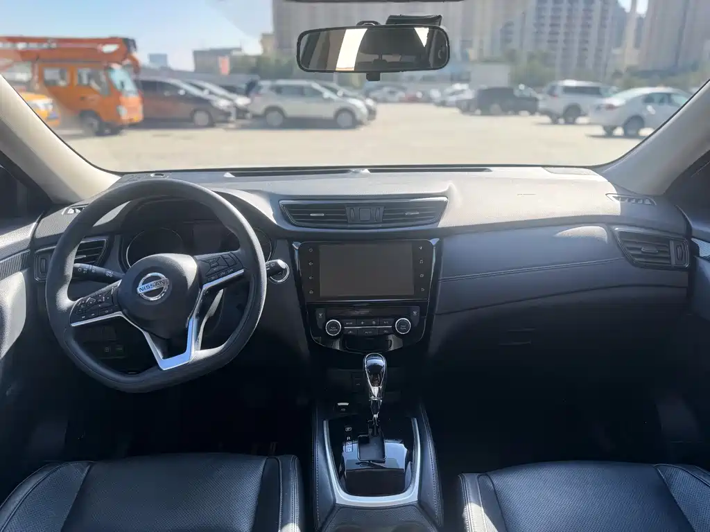 Nissan X-Trail — миниатюра 5