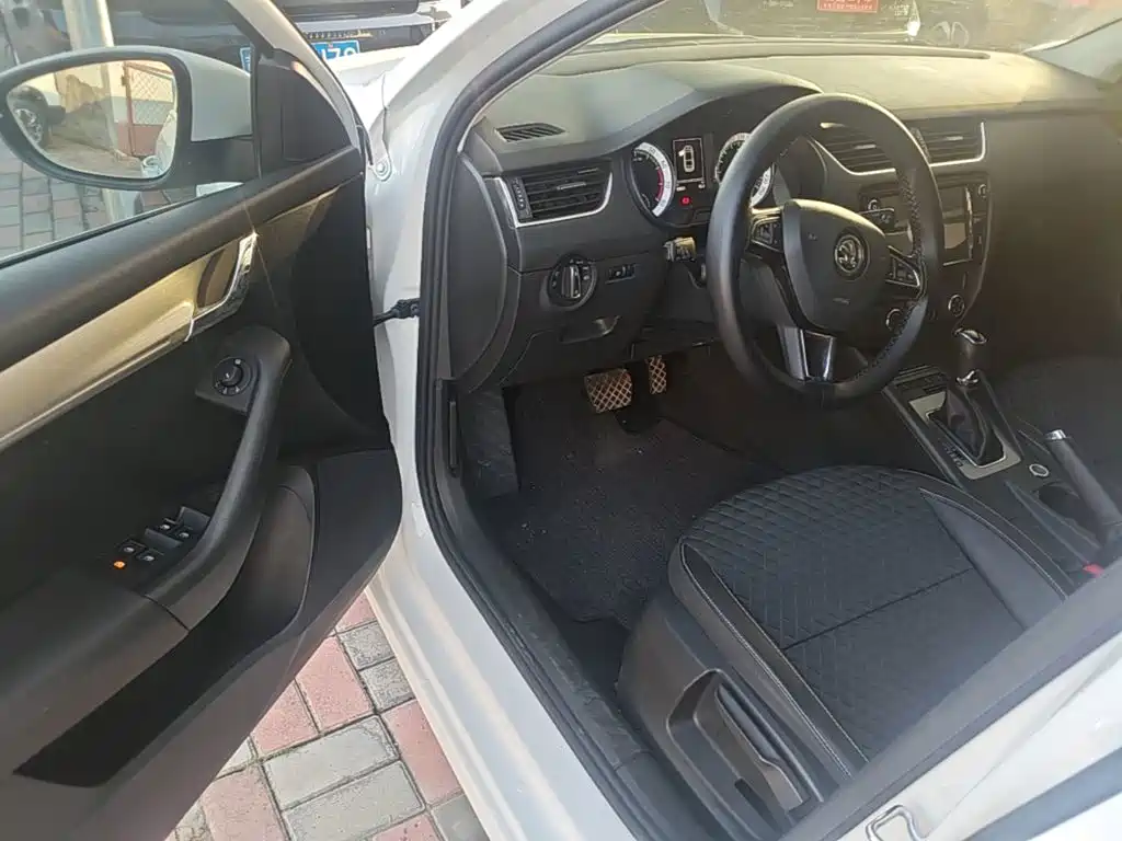 Skoda Octavia — миниатюра 16