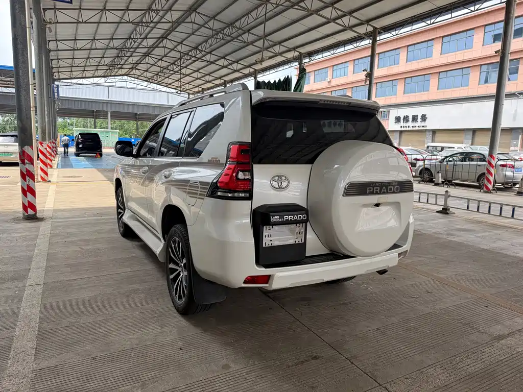 Toyota Land Cruiser Prado 2022 4.0L AT