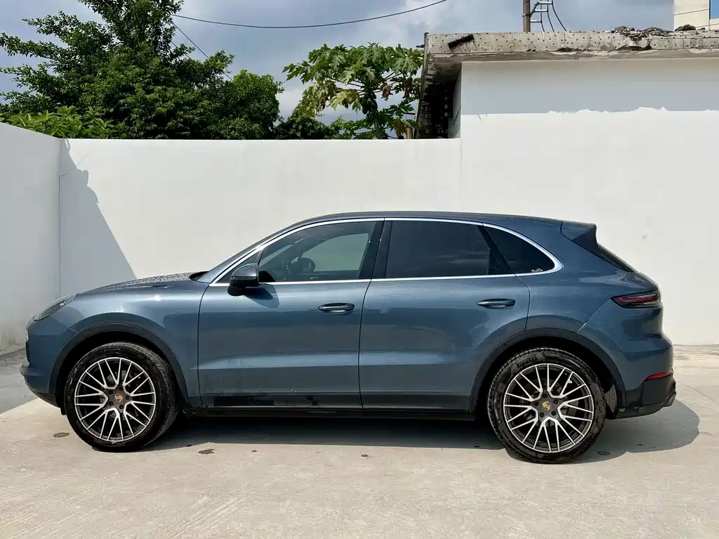 Porsche Cayenne — миниатюра 11