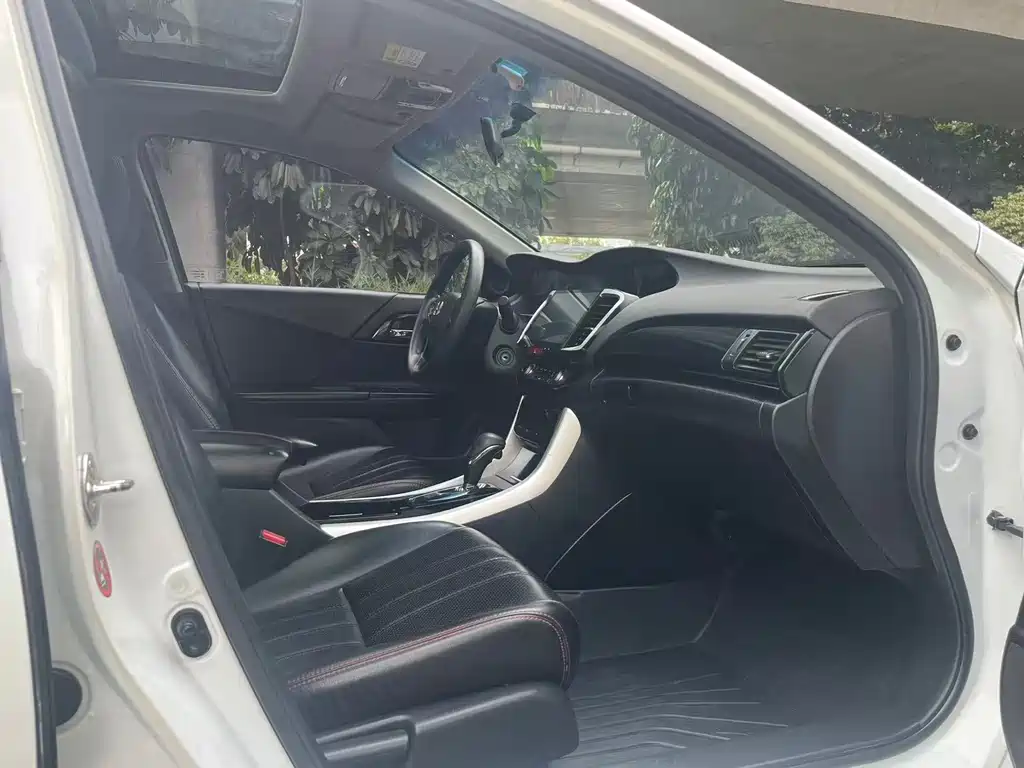 Honda Accord — миниатюра 22