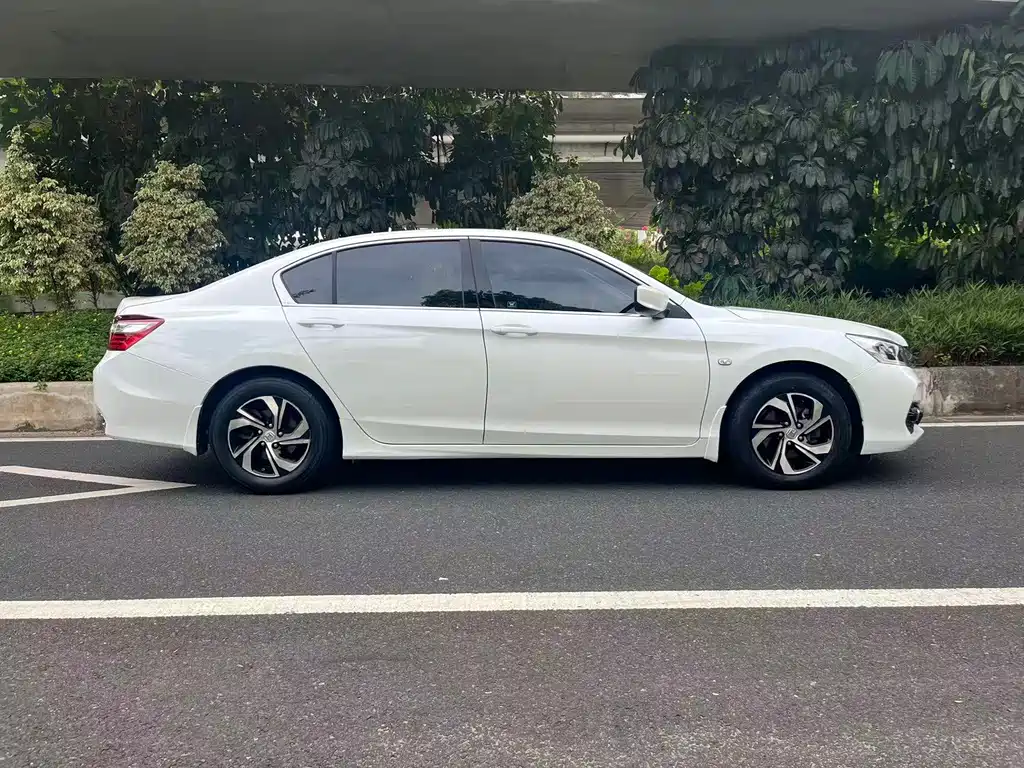 Honda Accord — миниатюра 27