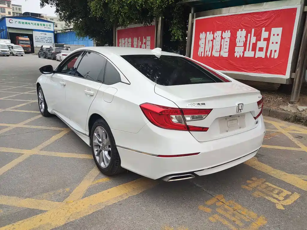 Honda Accord — миниатюра 10