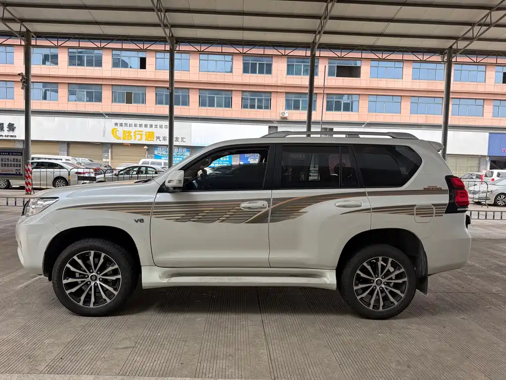 Toyota Land Cruiser Prado 2022 4.0L AT