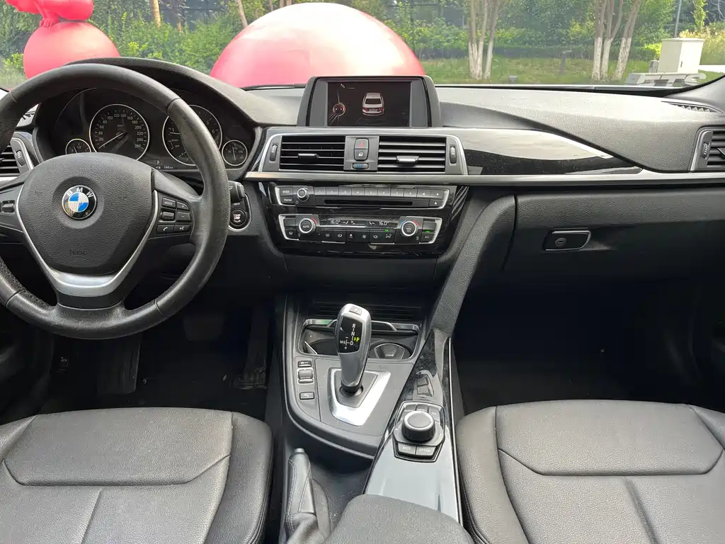 BMW 3 Series — миниатюра 8