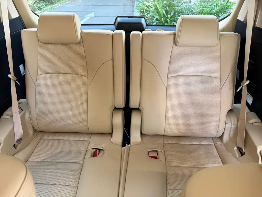 Toyota Alphard — миниатюра 19