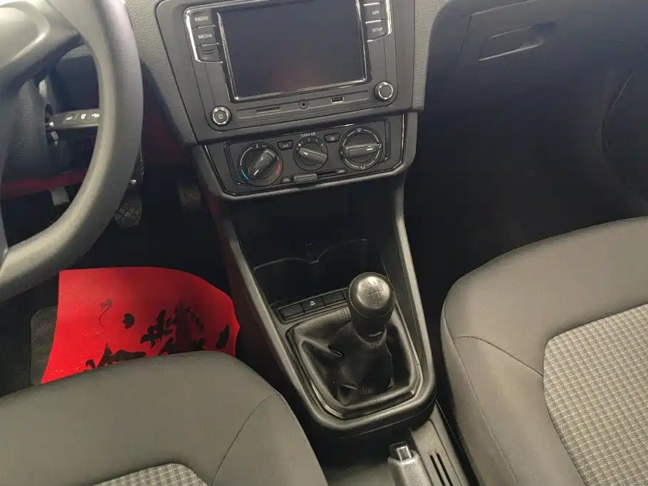Volkswagen Santana — миниатюра 16