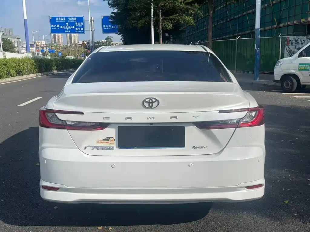 Toyota Camry — миниатюра 4