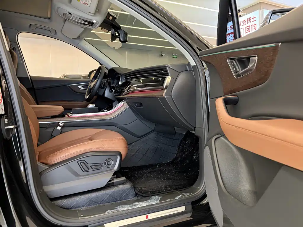 Audi Q7 — миниатюра 21