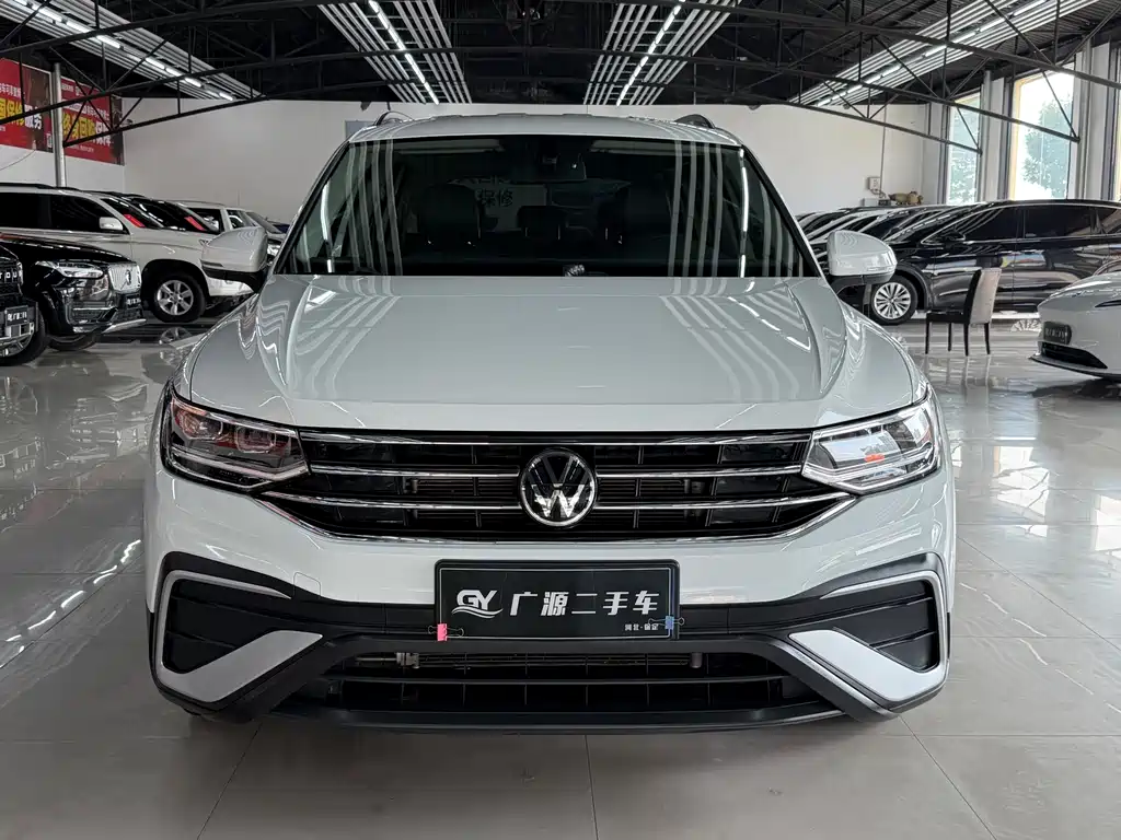 Volkswagen Tiguan L — миниатюра 2