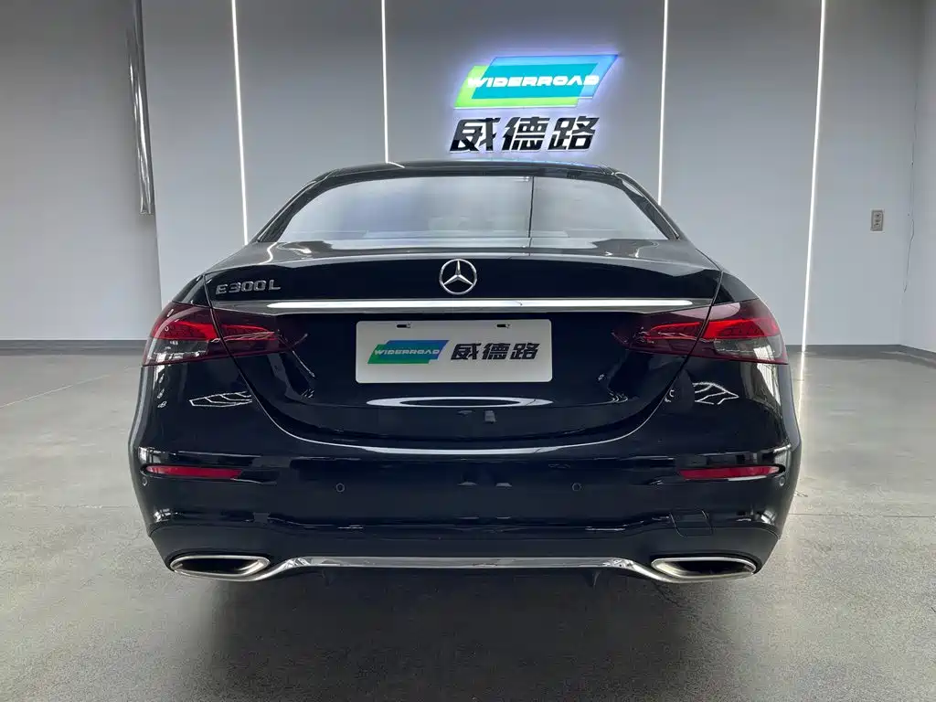 Mercedes-Benz E-Class — миниатюра 5