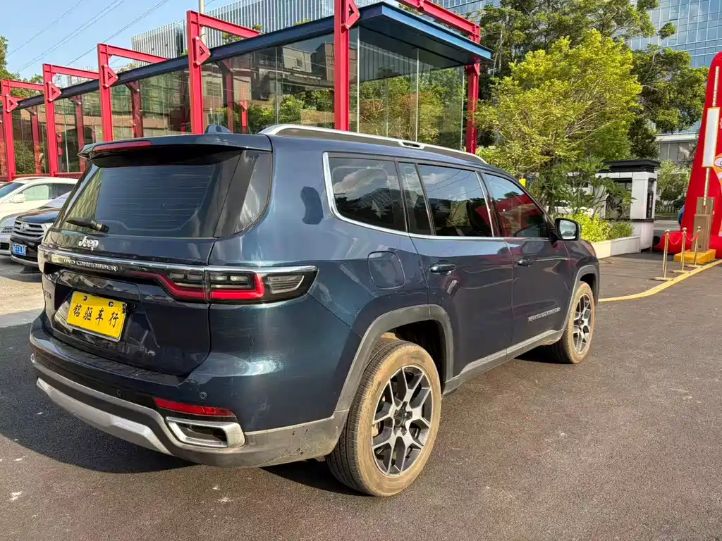 Jeep Grand Commander — миниатюра 7