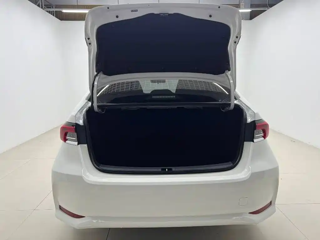 Toyota Corolla — миниатюра 8
