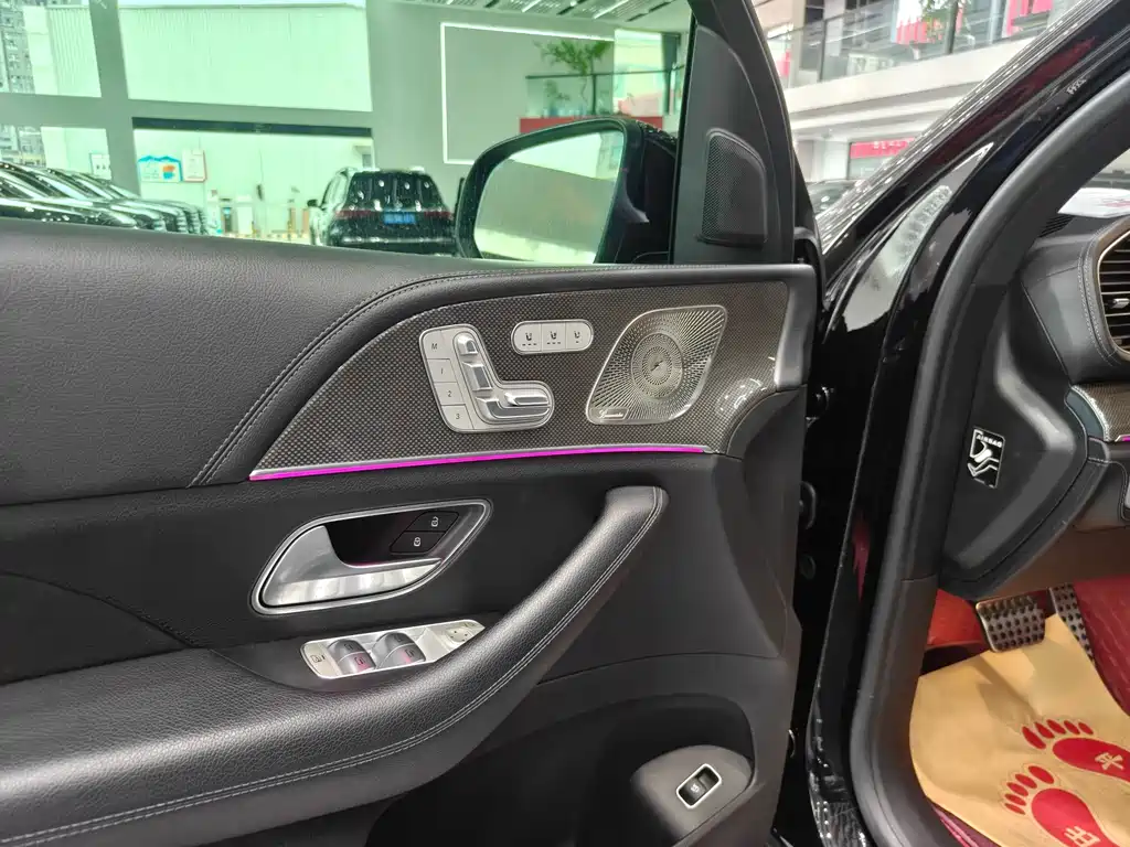 Mercedes-Benz GLS — миниатюра 10