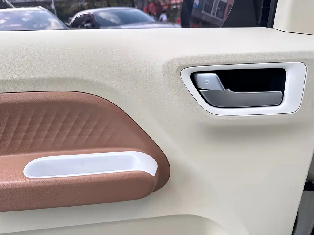 Wuling MINIEV — миниатюра 13
