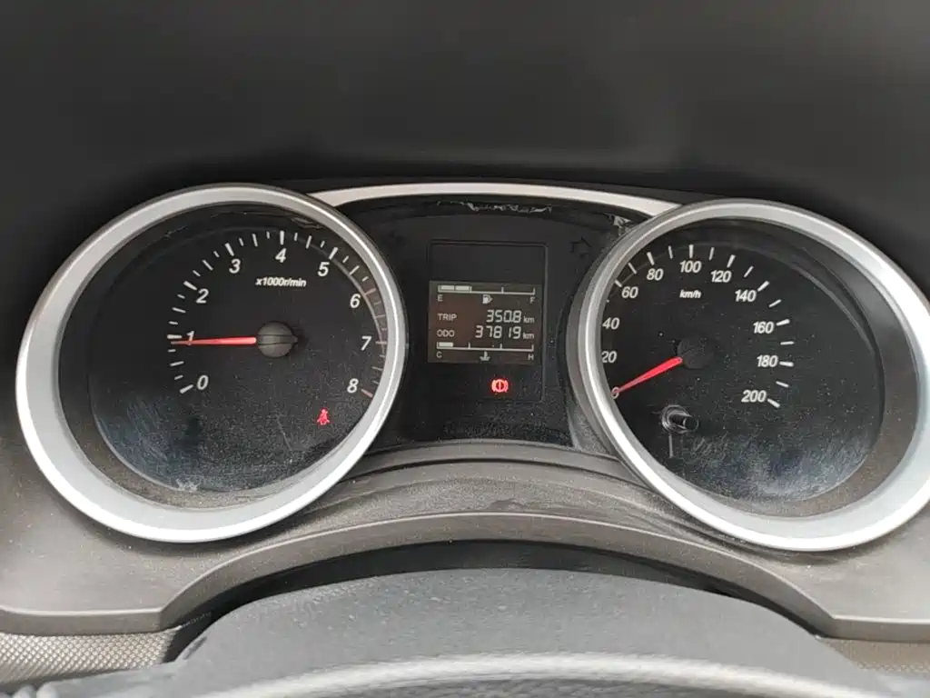 Wuling Hongguang — миниатюра 12