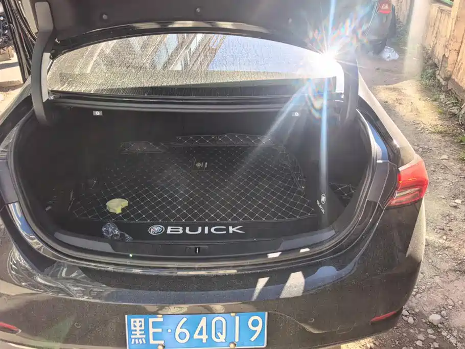 Buick LaCrosse — миниатюра 4