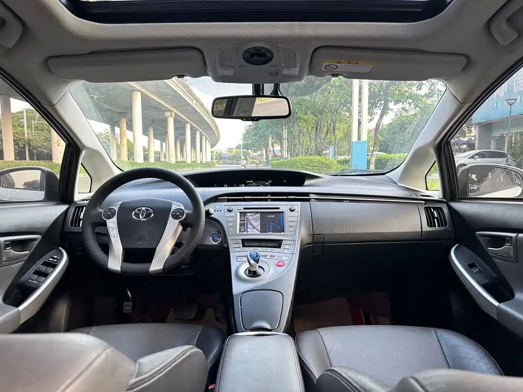 Toyota Prius — миниатюра 8