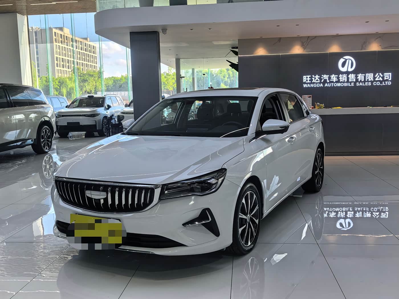 Geely Emgrand 1.5 л 2025 г. Белый, пробег 3200 км