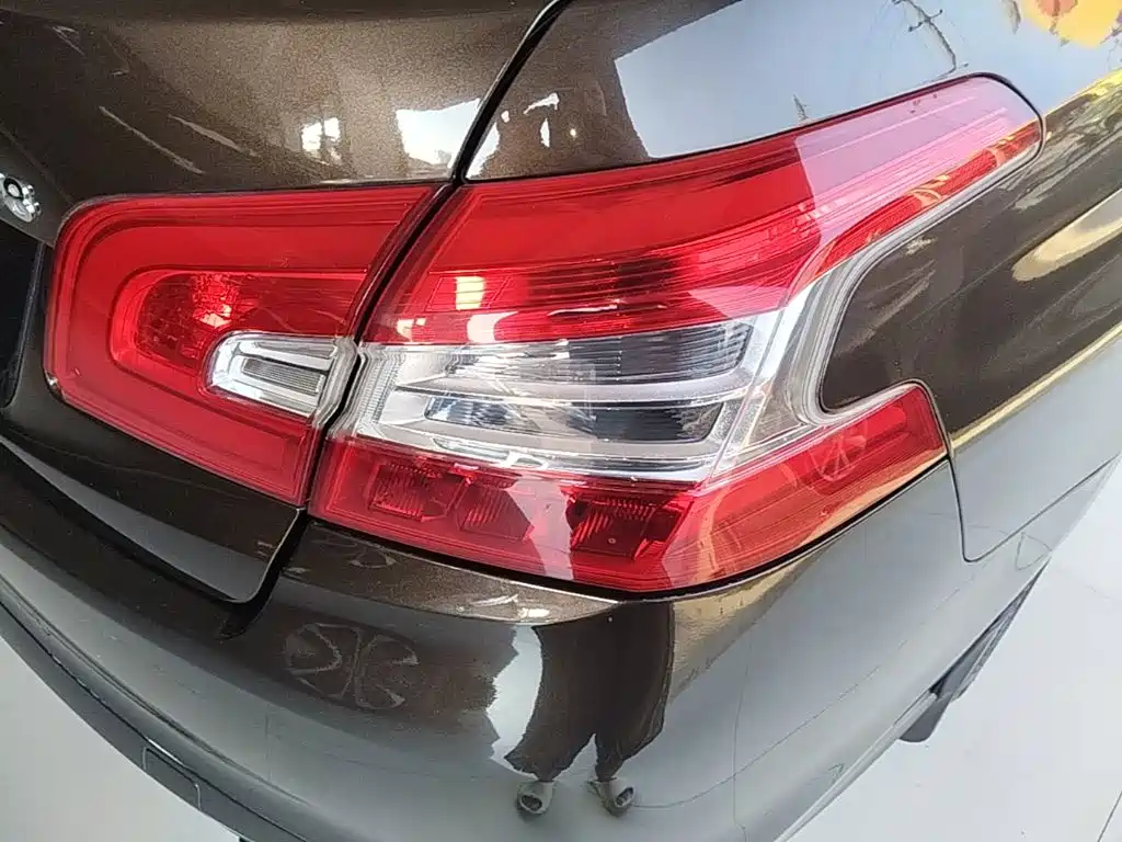 Peugeot 408 — миниатюра 8