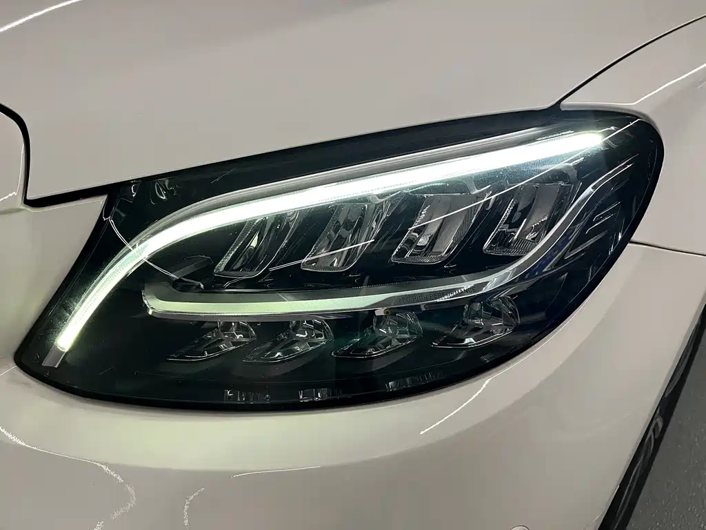 Mercedes-Benz C-Class — миниатюра 4