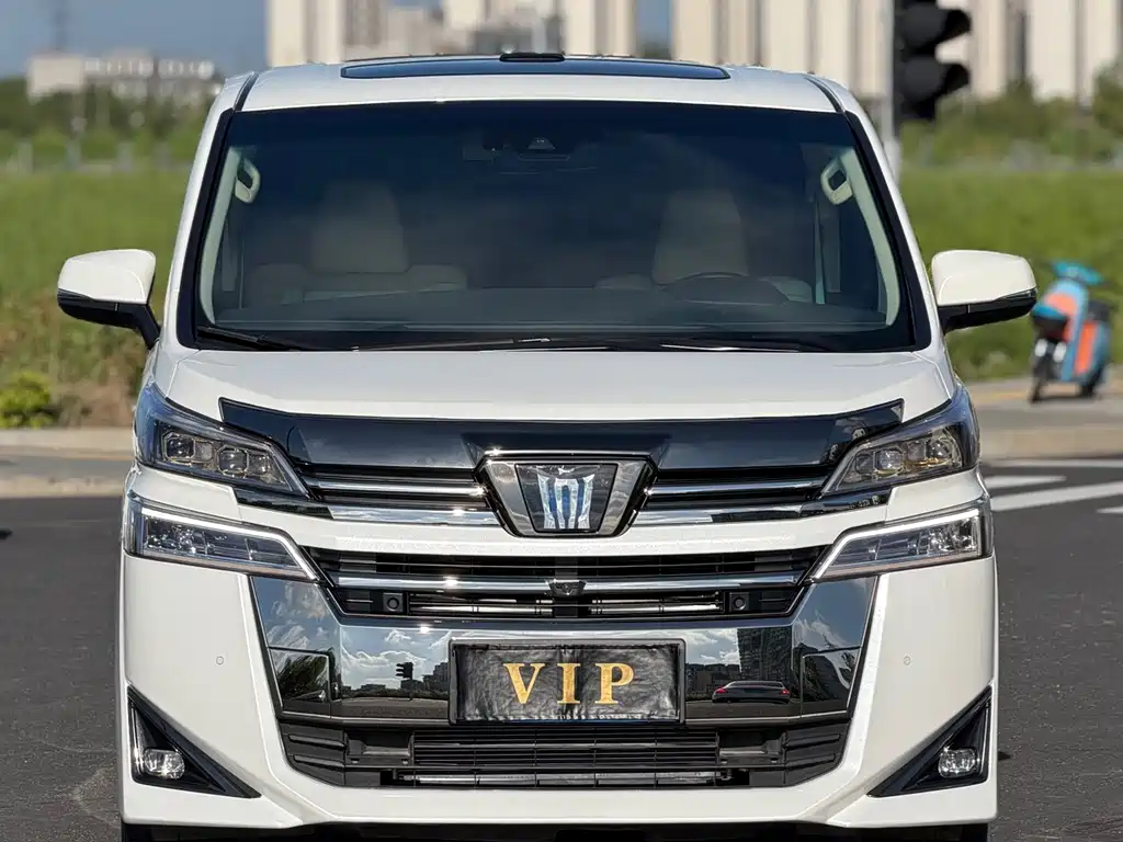 Toyota Vellfire — миниатюра 11